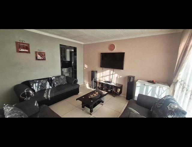 3 BEDROOM HOUSE FOR SALE IN REIGERPARK